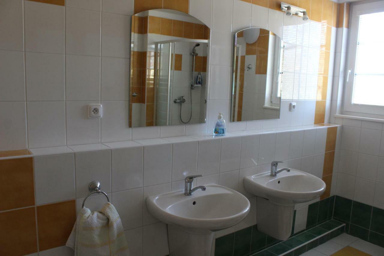Apartman V Podskali Hluboká nad Vltavou Buitenkant foto