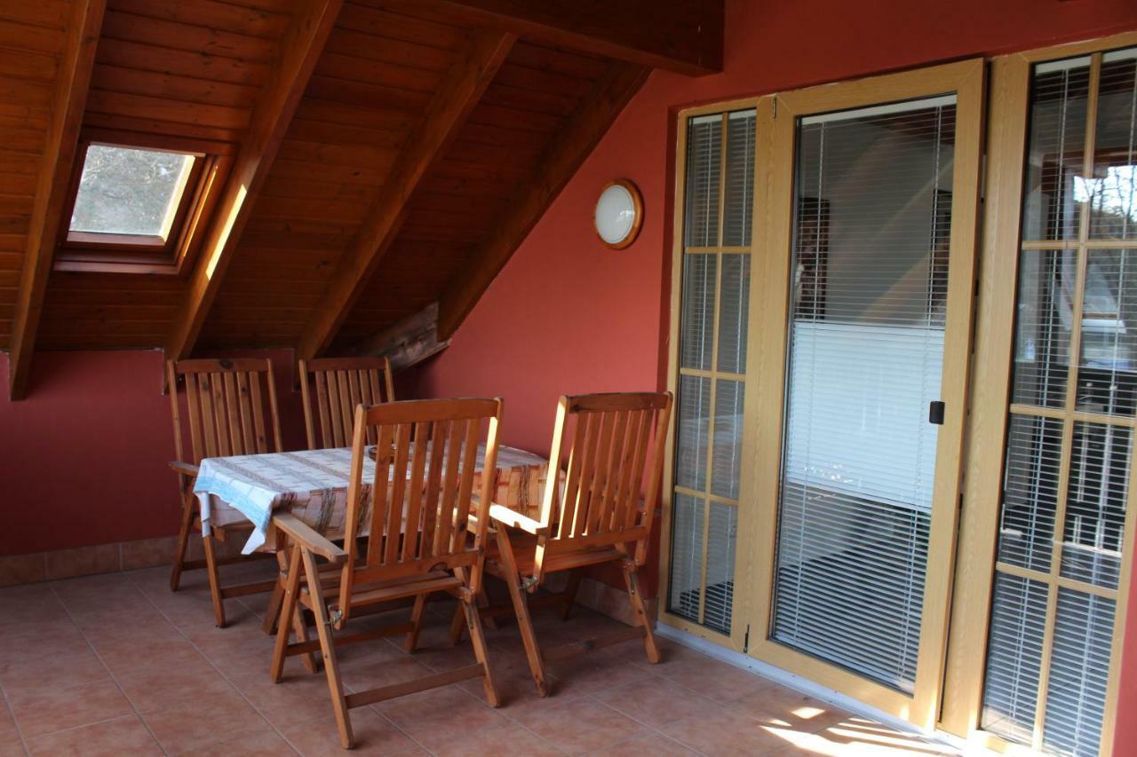 Apartman V Podskali Hluboká nad Vltavou Buitenkant foto