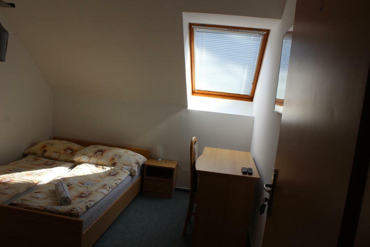 Apartman V Podskali Hluboká nad Vltavou Buitenkant foto